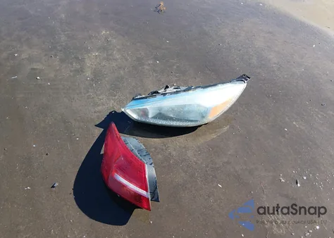 2016 Ford Focus S from USA, damaged, VIN 1FADP3E28GL339449